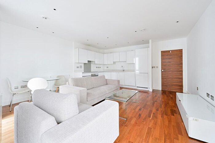 2 Bedroom Flat To Rent In John Donne Way, Greenwich, London, SE10