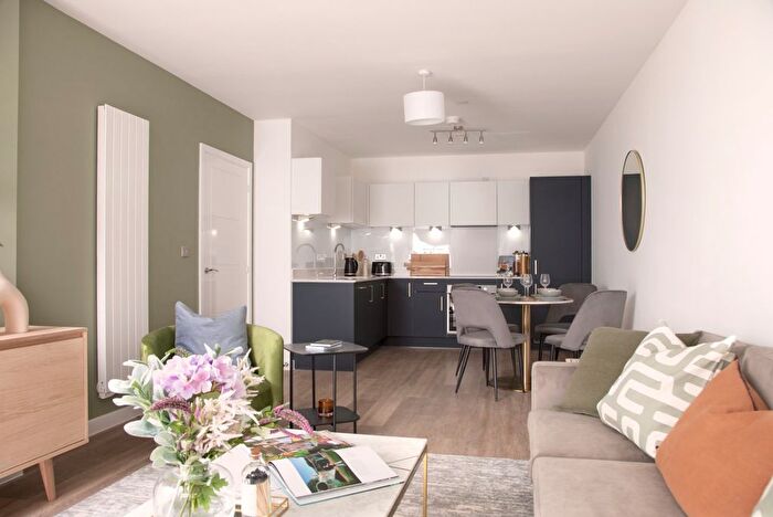 2 Bedroom Flat To Rent In Old Market Place, Farnham, GU9
