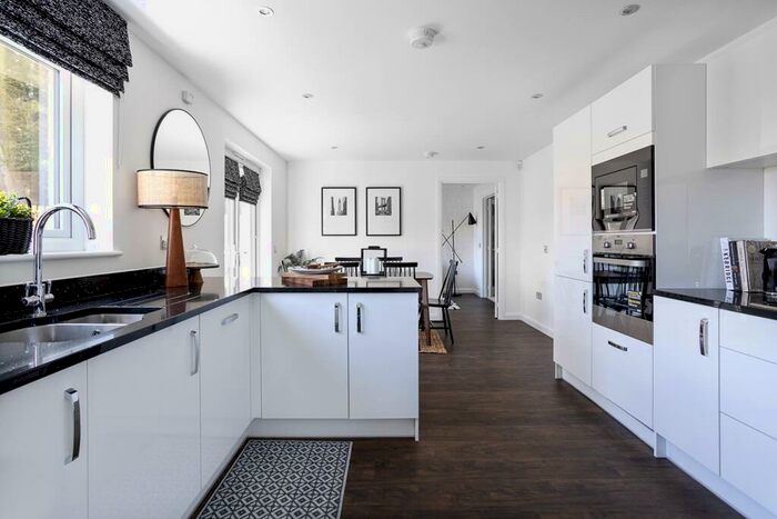 5 Bedroom Detached House For Sale In Roslin, EH25