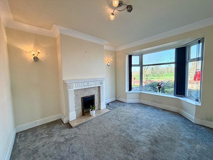 3 Bedroom Semi Detached House To Rent In Windermere Avenue, Bunrley, BB10