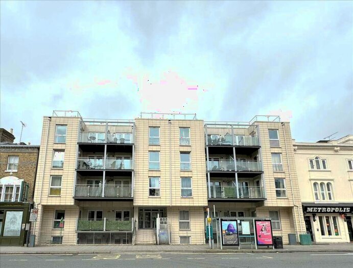 1 Bedroom Apartment To Rent In Canute Road, Southampton, SO14