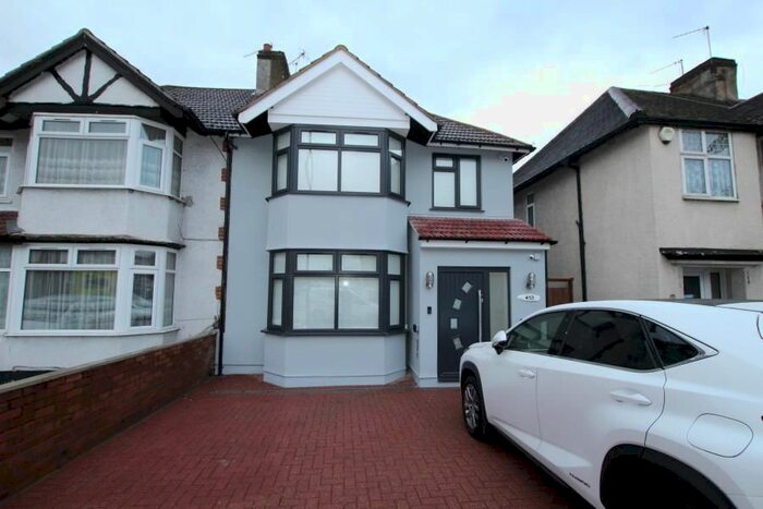 4 Bedroom Property To Rent In Kenton Road, Harrow HA3