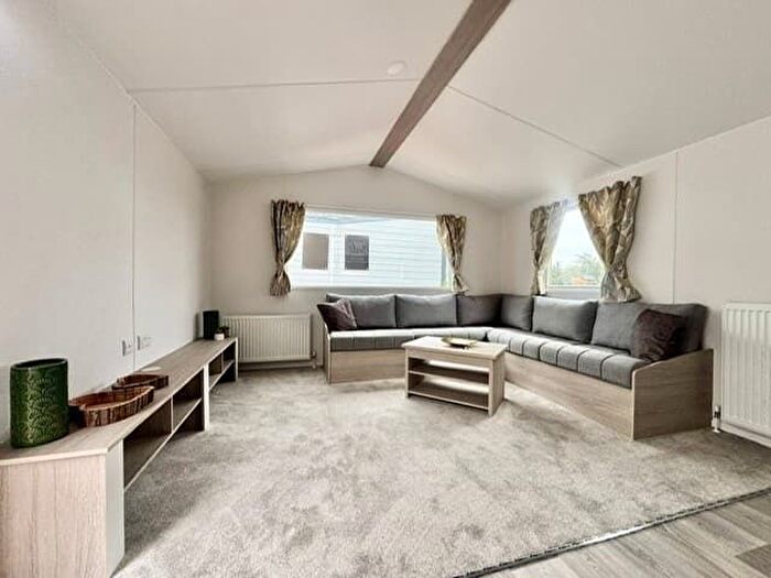 2 Bedroom Park Home For Sale In Gisburn, BB7