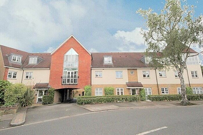 2 Bedroom Flat To Rent In Fox Lane, London, N13