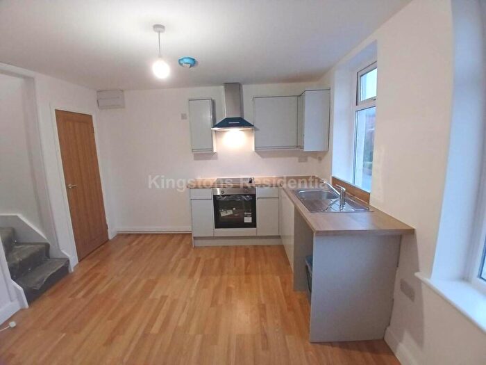 3 Bedroom Duplex To Rent In Broadway, Adamsdown, CF24