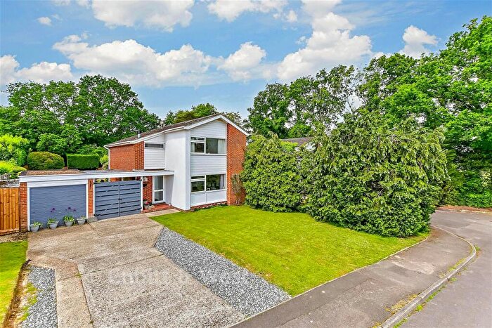 3 Bedroom Detached House For Sale In Northdowns, Cranleigh, Surrey, GU6