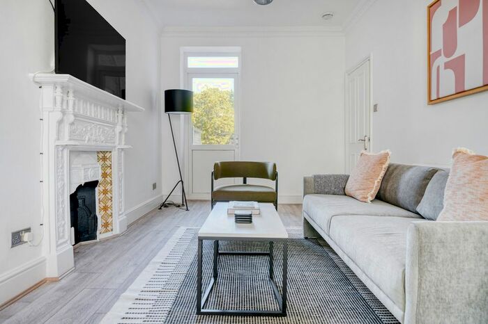 1 Bedroom Flat To Rent In Earl's Court, London, SW5