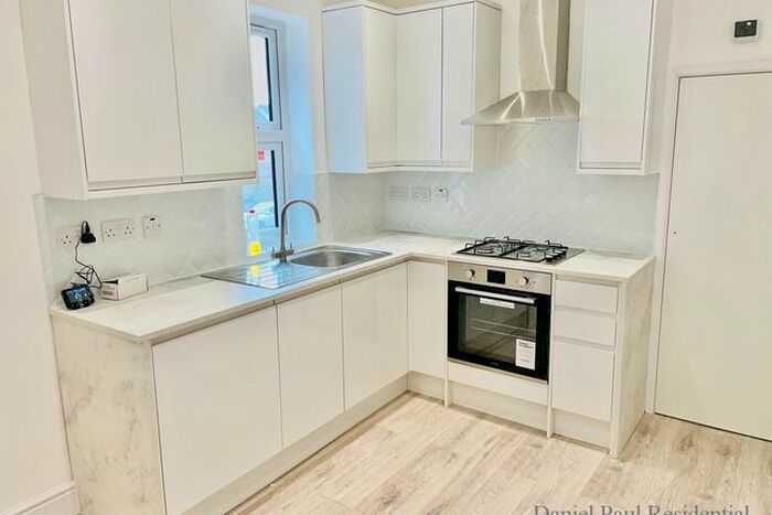 2 Bedroom Flat To Rent In Boston Road, Hanwell W7