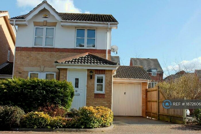 3 Bedroom Semi-Detached House To Rent In Helegan Close, Orpington, BR6