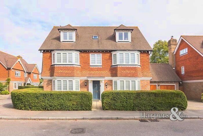 6 Bedroom Property To Rent In Sandringham Drive, Dartford, DA2