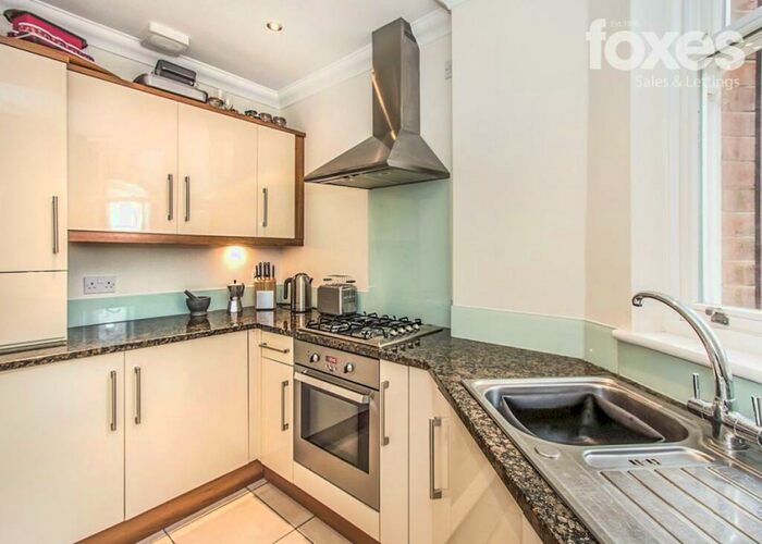 2 Bedroom Apartment To Rent In Pirbright House, West Cliff Gardens, Bournemouth, Dorset, BH2