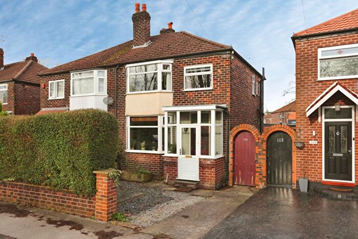 3 Bedroom Semi-Detached House For Sale In Broadstone Hall Road South, Heaton Chapel, Stockport, SK4