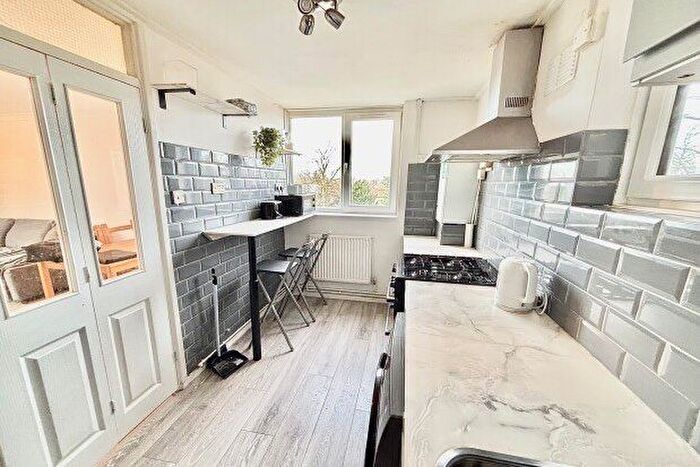 2 Bedroom Flat To Rent In Gardner Close, London, E11