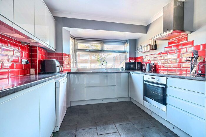 2 Bedroom Semi-detached House For Sale In Sandymount Avenue, North Bersted, PO22
