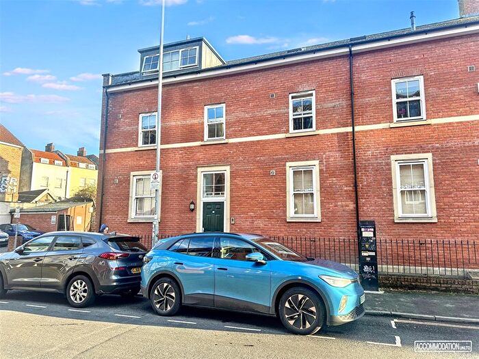 3 Bedroom Flat To Rent In Wilder Street, St. Pauls, Bristol, BS2