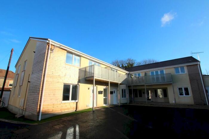 2 Bedroom Flat To Rent In Stroud Avenue, Bristol, BS5