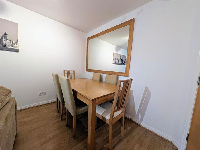 2 Bedroom Apartment To Rent In Quebec Quay, Liverpool, L3