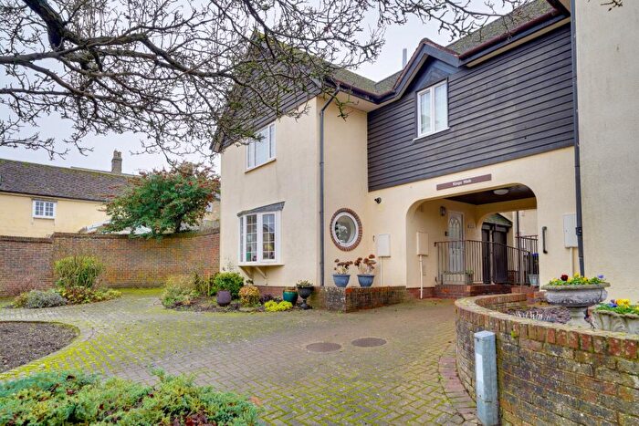 2 Bedroom Mews For Sale In Kings Walk, Royston, SG8