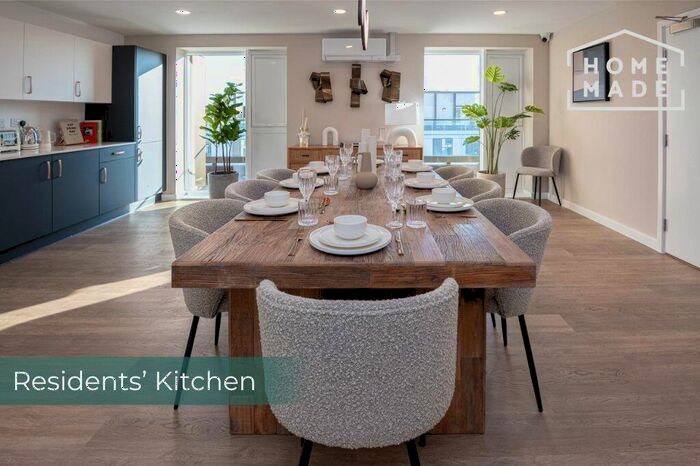 2 Bedroom Flat To Rent In Walton Court, KT12