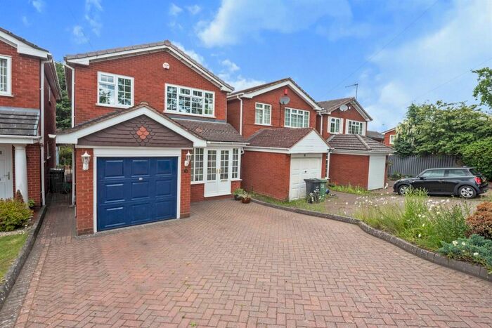 4 Bedroom House To Rent In County Park Avenue, Halesowen, B62