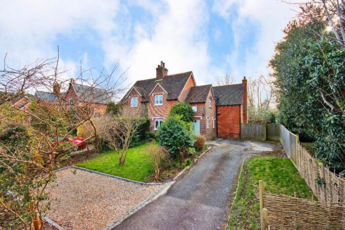 4 Bedroom Semi-detached House For Sale In Lillesden Cottages, Hawkhurst, Kent, TN18