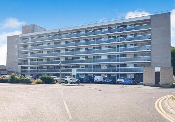 2 Bedroom Flat For Sale In Flat Mayflower House, The Drive, Great Warley, Brentwood, Essex, CM13