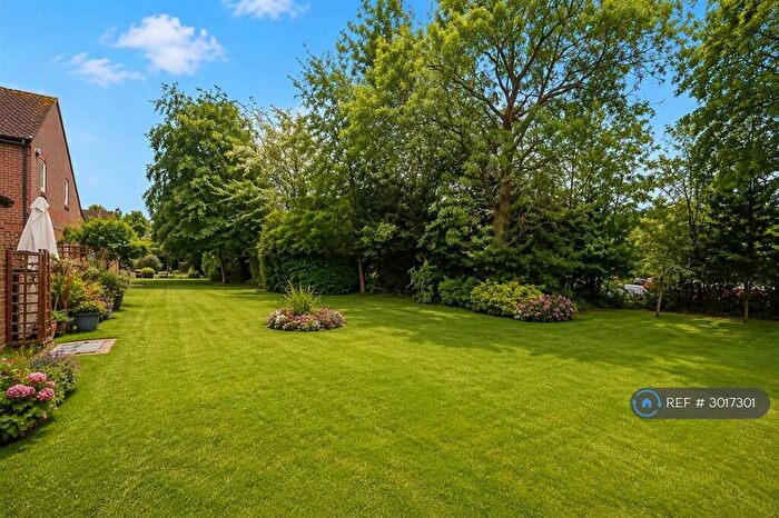 1 Bedroom Flat To Rent In Mckernan Court, Sandhurst, GU47