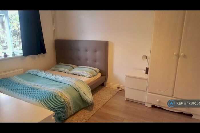 5 Bedroom End Of Terrace House To Rent In Masons Place, Mitcham, CR4