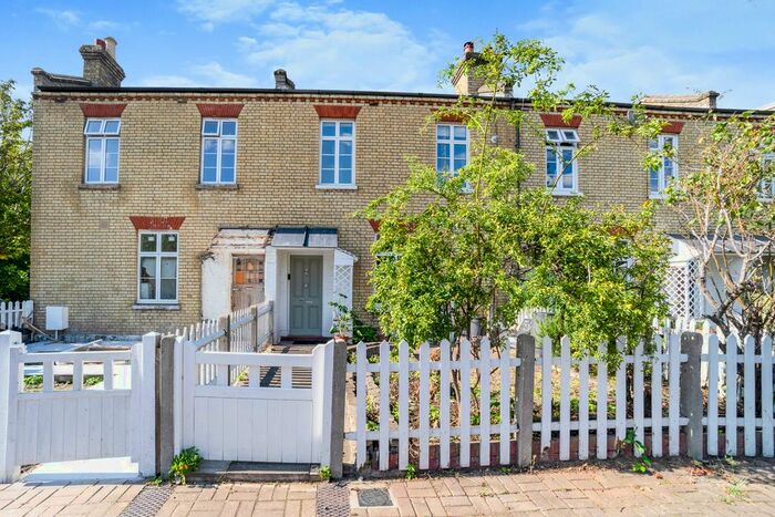 3 Bedroom Terraced House To Rent In Imperial Square, London, SW6