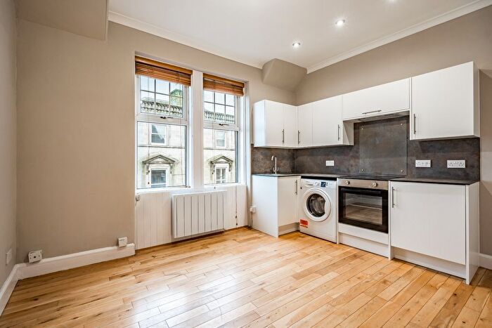 1 Bedroom Flat To Rent In Friars Street, Stirling, Stirlingshire, FK8