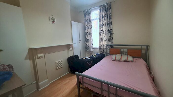 2 Bedroom Flat To Rent In Green Street, London, E13
