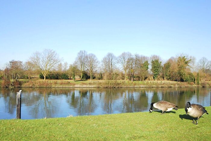 4 Bedroom Terraced House To Rent In Ditton Reach, Thames Ditton, KT7