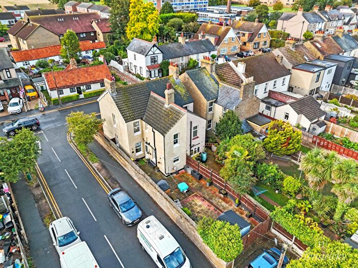 3 Bedroom End Of Terrace House For Sale In High Street, Southend-On-Sea, SS3