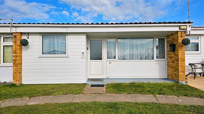 2 Bedroom Chalet For Sale In Waveney Valley, Kingfisher Park Homes, Burgh Castle, NR31