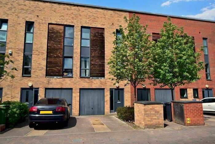 4 Bedroom Terraced House To Rent In Scholars, London, RM8