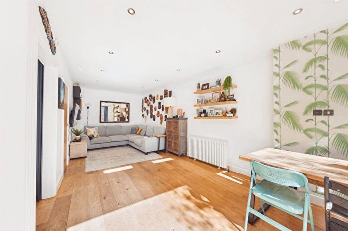 4 Bedroom Semi-Detached House For Sale In Pleydell Avenue, Crystal Palace, SE19