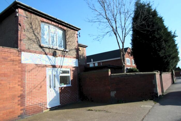 2 Bedroom Flat To Rent In Darfield Road, Cudworth, Barnsley, S72