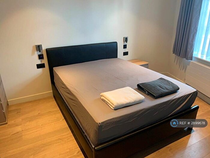 Studio To Rent In Brent Street, London, NW4