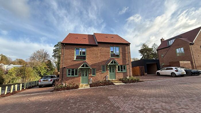 2 Bedroom End Of Terrace House For Sale In Holland Close, Midhurst, GU29