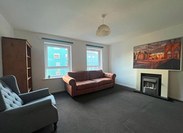 2 Bedroom Flat To Rent In / Viewcraig Street, Holyrood, Edinburgh, EH8