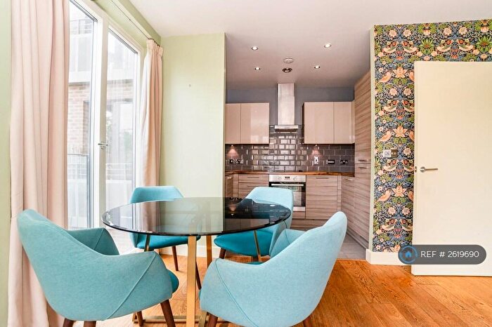 2 Bedroom Flat To Rent In City Mill Apartments, London, E8