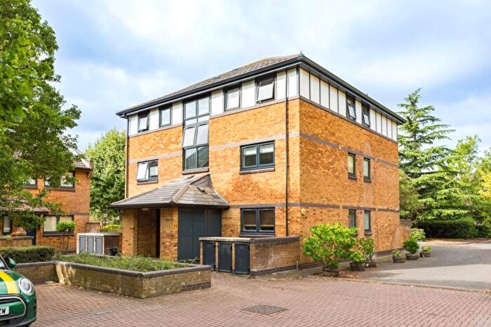 2 Bedroom Flat To Rent In Taeping Street, London, E14