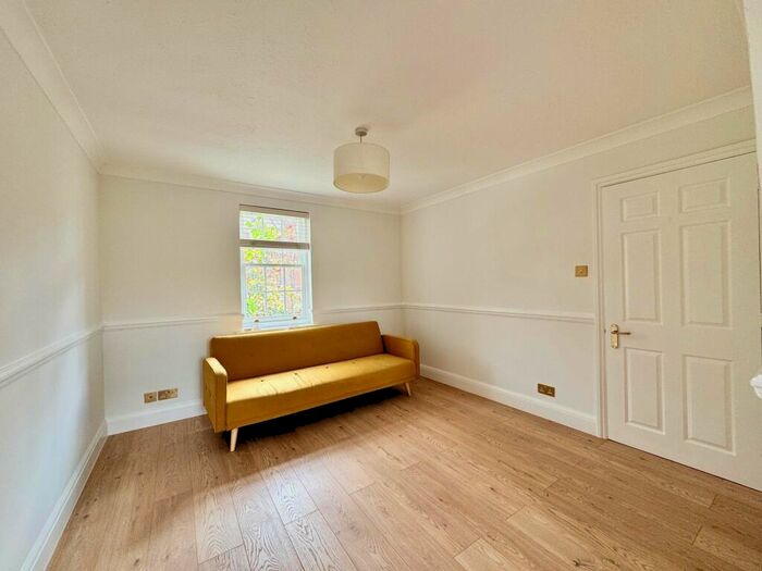 1 Bedroom Flat To Rent In Stapleton Hall Road, Finsbury Park, N4