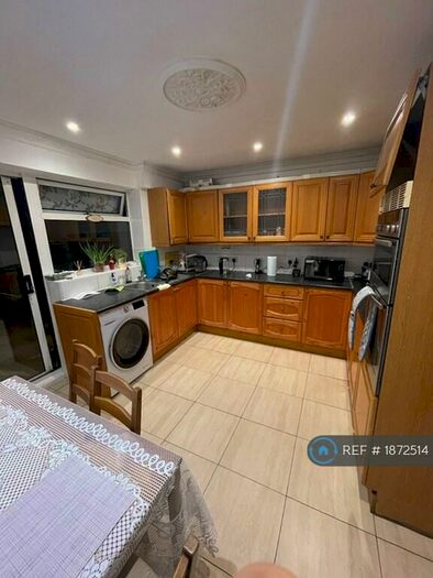 5 Bedroom Terraced House To Rent In Young Road, London, E16