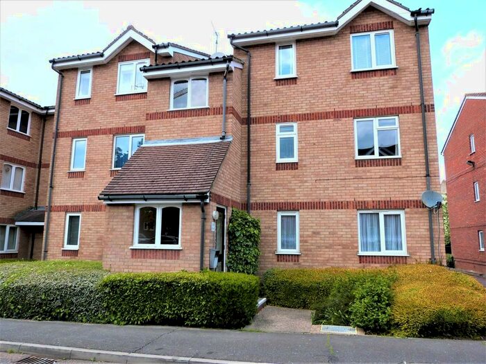 1 Bedroom Apartment To Rent In Howard Close, Waltham Abbey, EN9