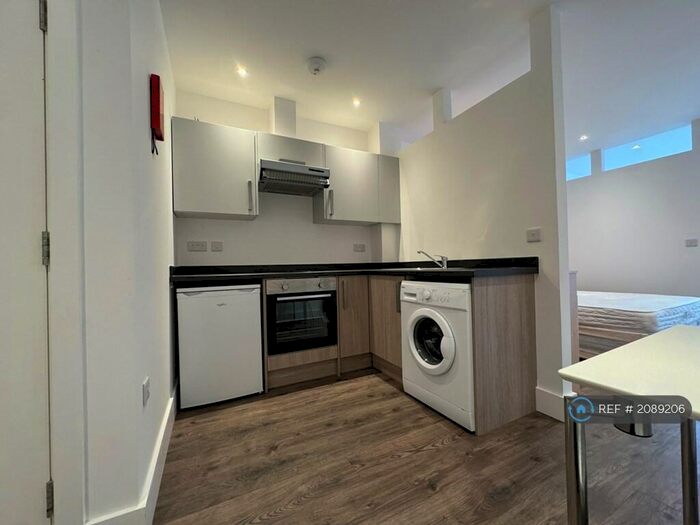 Studio To Rent In Unit, London, N16