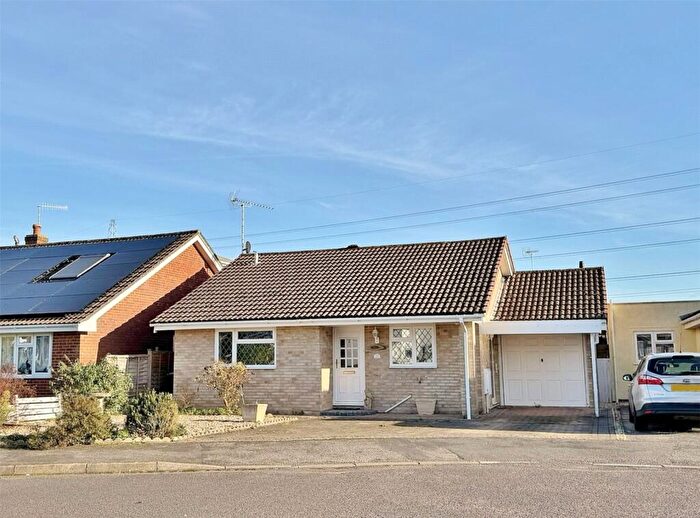 2 Bedroom Bungalow For Sale In Laburnum Close, Verwood, Dorset, BH31