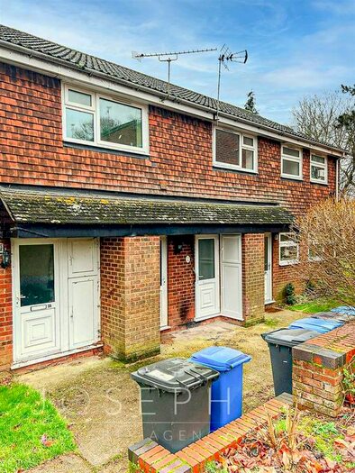 2 Bedroom Flat To Rent In Winchester Way, Ipswich IP2