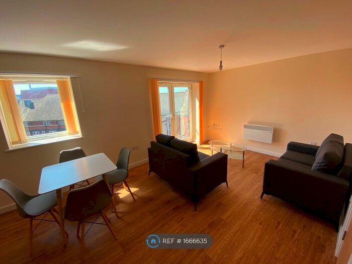 2 Bedroom Flat To Rent In Crecy Court, Leicester, LE1