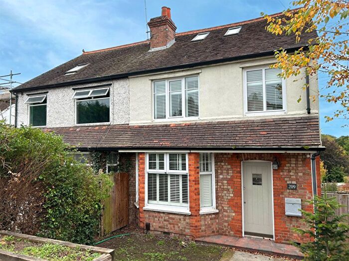 4 Bedroom Semi-Detached House To Rent In Henley Road, Caversham, Reading, Berkshire, RG4